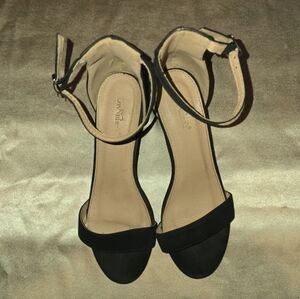 LovMark Women’s Black Suede Block Heels Ankle Strap Size 8.5